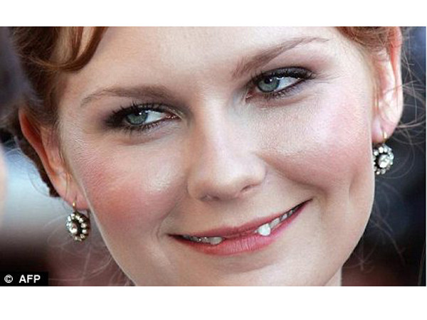 Mốt răng ma cà rồng