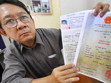 Bỏ tiền mua bằng lái 'dỏm'