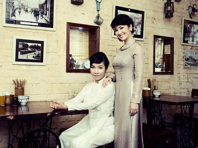 Hồng Nhung, Mỹ Linh chụp ảnh theo chủ đề “Người Hà Nội”