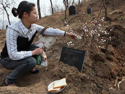 Bỏ tiền tỷ mua đất chôn cất, mai táng thú nuôi