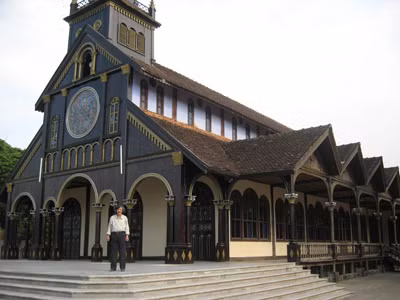 Mở tour du lịch 8 tỉnh xuyên quốc gia