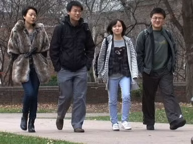 Quan lớn mất chức vì ‘xí’ chỗ làm trước cho con