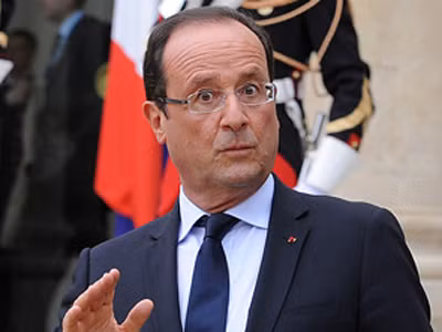 Tổng thống Pháp hẹn hò trên mạng?