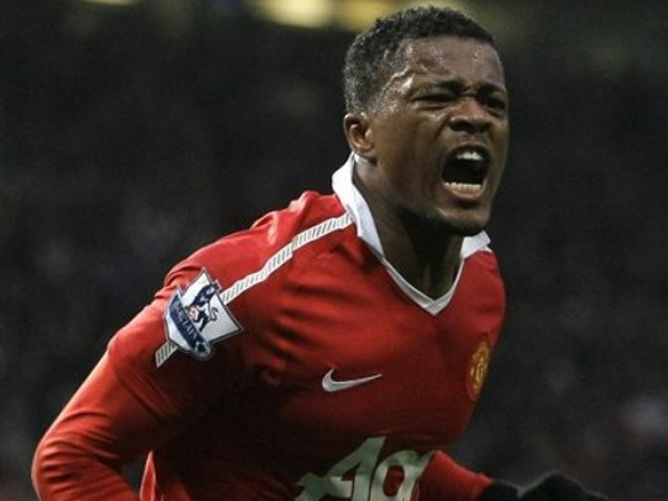 Evra sẽ rời Man United