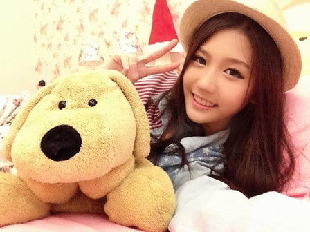 Nữ sinh tuổi 17 dậy sóng cộng đồng mạng Malaysia