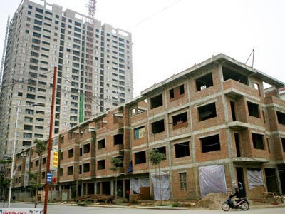 Nghịch cảnh thị trường bất động sản