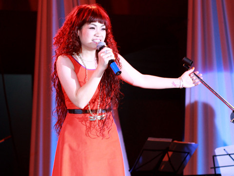 Ngọc Khuê diện sắc 'chuồn chuồn ớt'