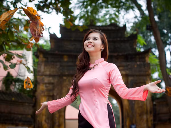 Ngắm thí sinh Imiss Thăng Long vẽ Hà Nội