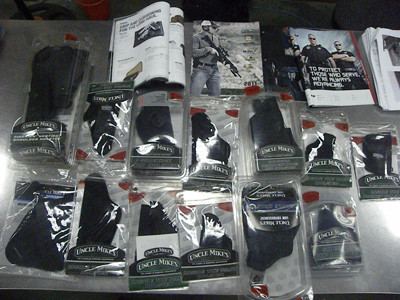 Phát hiện lô hàng phụ kiện cho súng ngắn