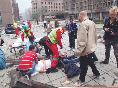 Khủng bố, gần 100 người chết