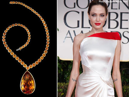 Angelina Jolie bán trang sức xây trường học