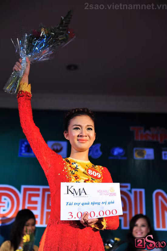Bật khóc vì xúc động cùng Người đẹp tài năng