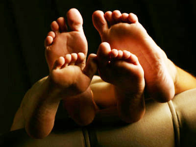 Mẹ bắt con gái quay phim 'quan hệ tập thể' lĩnh 10 năm tù