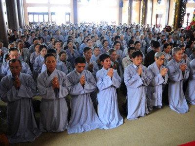 Phật tử nguyện cầu cho anh linh Đại Tướng