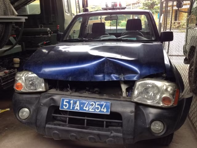 Đập xe Công an vì… 'nhìn thấy ghét'
