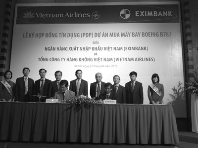 Ký hợp đồng tín dụng DA mua Boeing 787