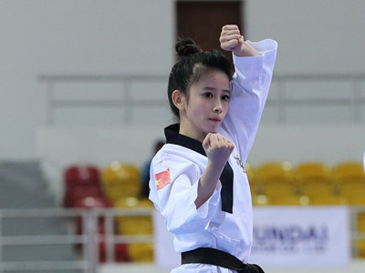 Hot girl Taekwondo: 'Tôi chưa muốn tham gia đóng phim'
