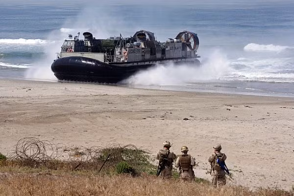 Cận cảnh lực lượng phòng vệ Nhật Bản đổ bộ tại Mỹ