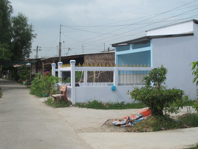 Lấy đất dân nghèo chia cho cán bộ