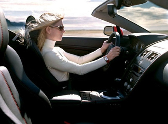 Phụ nữ bị chấn thương nhiều hơn nam giới do dây an toàn