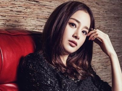 Kim Tae Hee đẹp hút hồn với váy bó sát gợi cảm