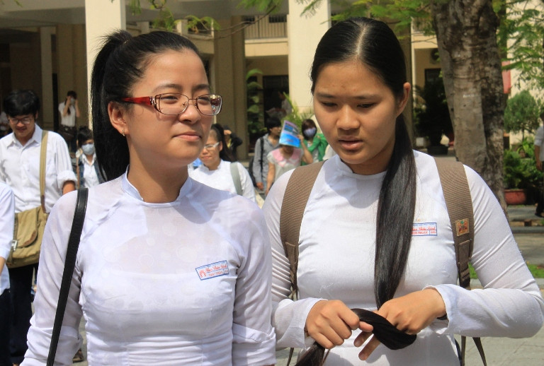 Thí sinh Đà Nẵng khá căng thẳng sau môn thi Lịch Sử. Ảnh: Nguyễn Huy