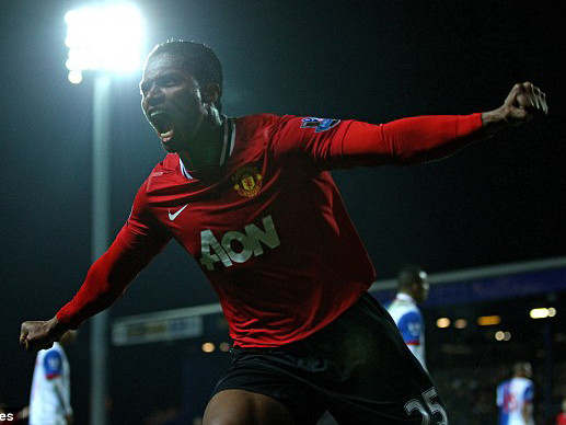 Thắng chật vật, M.U chạm tay vào chức vô địch