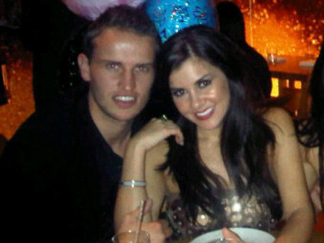 Bồ cũ Ryan Giggs mừng sinh nhật cùng tình mới