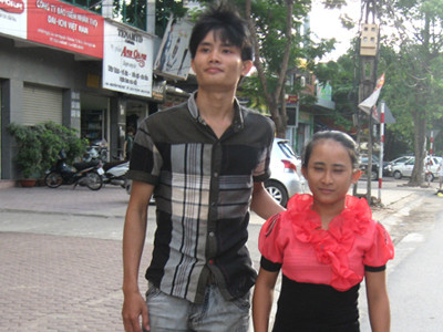 Sỹ tử tí hon đi thi