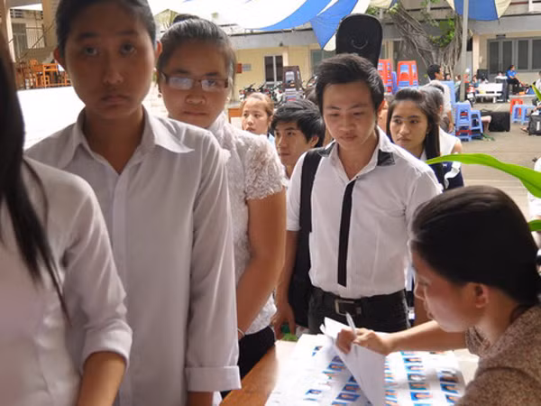 Gần 1.500 thí sinh bỏ môn thi thứ hai