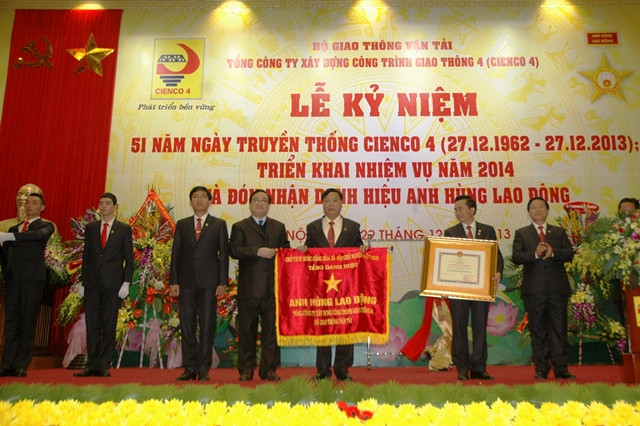 Cienco 4 nhận danh hiệu Anh hùng lao động