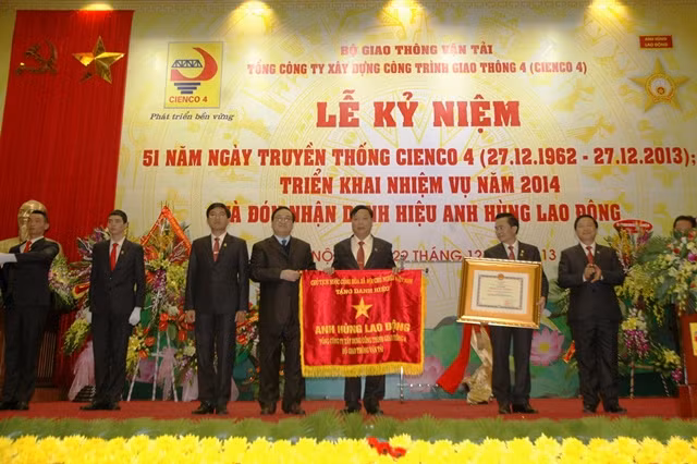 Cienco 4 nhận danh hiệu Anh hùng lao động