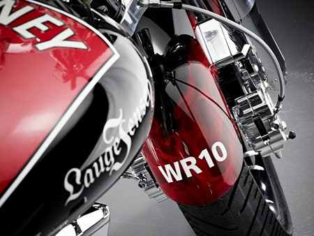 Xế nổ do Rooney thiết kế giá 66.000 USD