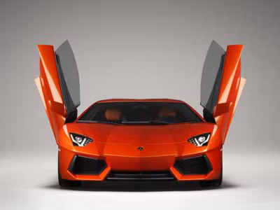 Siêu bò Aventador đạt tốc độ tối đa mới 370 km/h