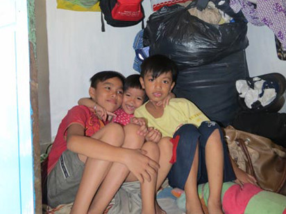 Ba thế hệ sống trong ‘hộp diêm’ 2,2m2