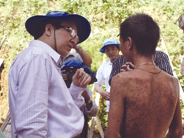 Nhà khoa học ngoài ngành y tế nghiên cứu bệnh lạ