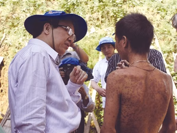 Nhà khoa học ngoài ngành y tế nghiên cứu bệnh lạ