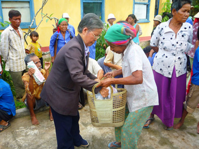 Chạy không kịp theo bà Simone