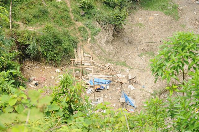 Cận cảnh bãi vàng thổ phỉ vừa bị sạt lở