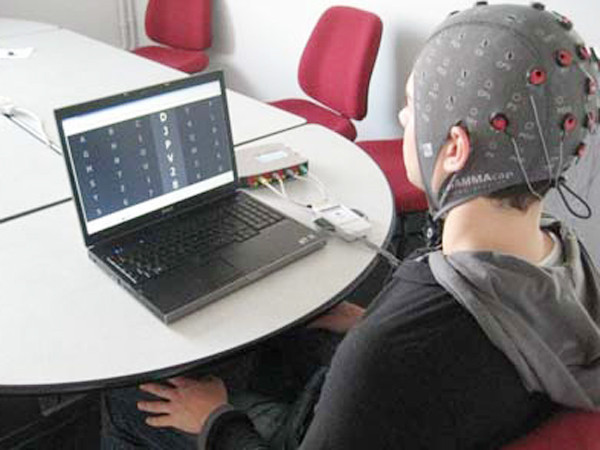 Con người sẽ kết nối với máy tính để não hoạt động nhanh hơn. Ảnh minh họa: Infoheaps