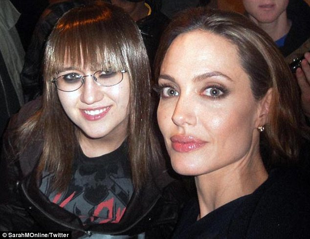 Nổi tiếng vì chụp ảnh với người nổi tiếng