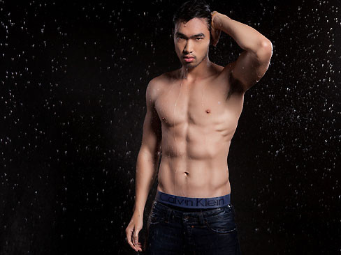 Kiến trúc sư đi thi siêu mẫu quốc tế