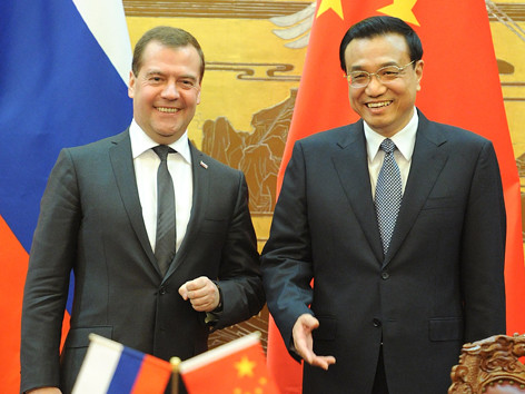 Nga hướng Đông với dầu lửa, hạt nhân, vũ khí