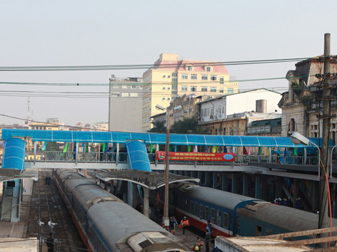 Đưa cầu vượt trong ga Hà Nội vào sử dụng
