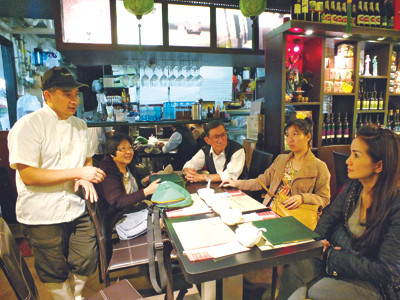 Người Việt trẻ mở nhà hàng ở Hồng Kông