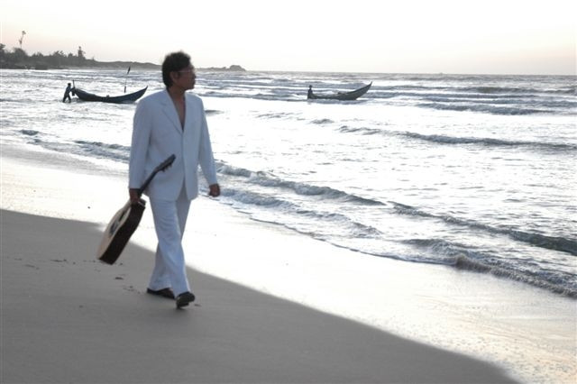 Người lặng lẽ của đoàn Bông Hồng lừng lẫy