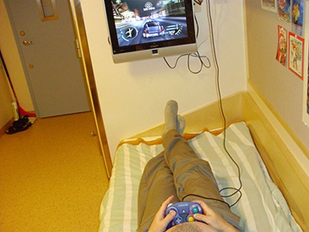 Tù nhân Thụy Điển được dùng di động, máy tính