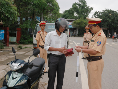 Một huyện miền núi đảm bảo tốt an toàn giao thông