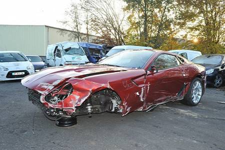 Rao bán siêu xe ‘tàn phế’ của C.Ronaldo chỉ 50.000 USD