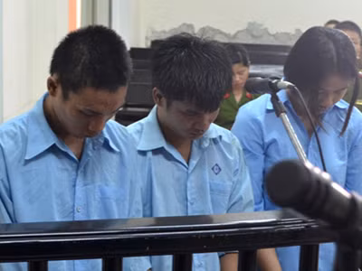 Vờ sẩy thai để tống tiền 200 triệu đồng